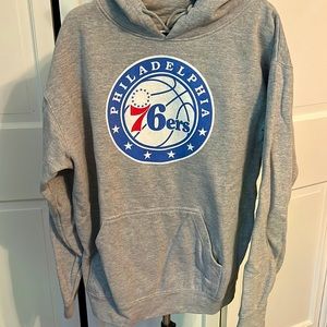 Men’s large Philadelphia 76ers sweatshirt. Fanatics